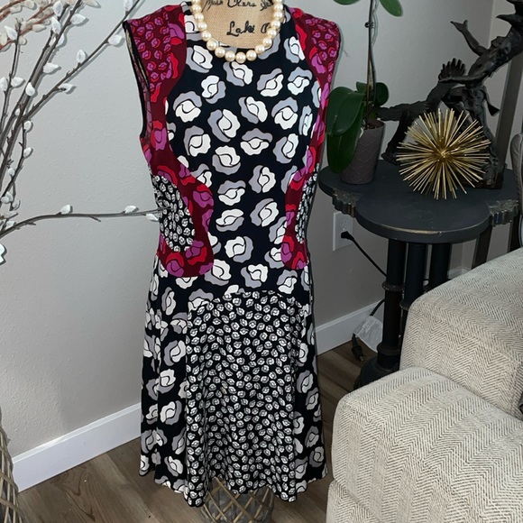 Diane von Furstenberg Mid-Length Dress - Picture 1 of 7